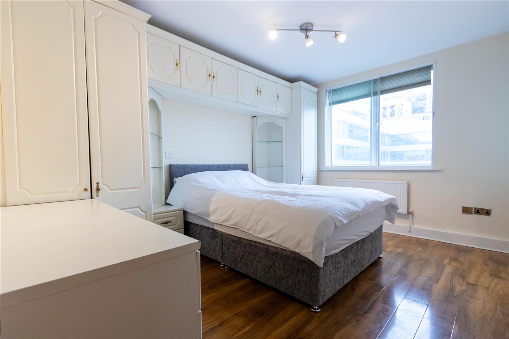 1 bed property in Regent Court, St John's Wood